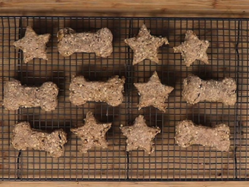 christmas Blitzen banana biscuits cooling